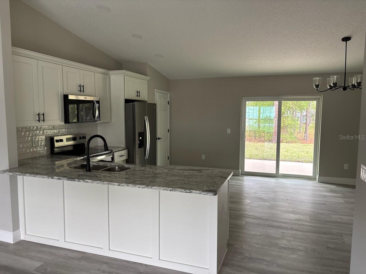 Image 10 of 32 For 9396 Pineview Way