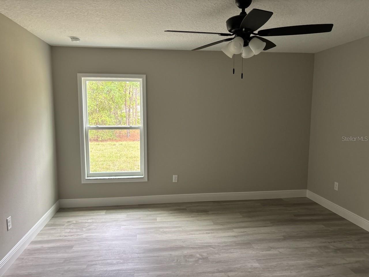 Image 16 of 32 For 9396 Pineview Way