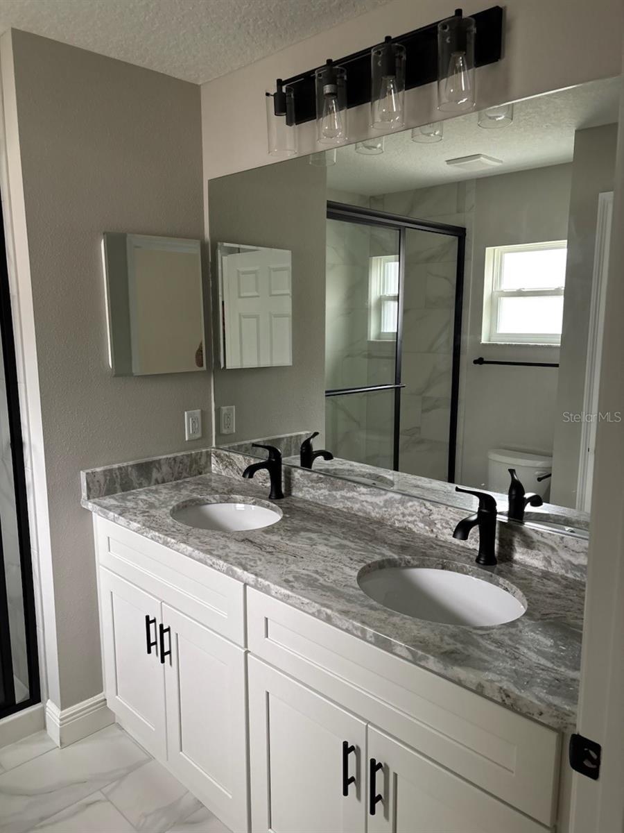Image 19 of 32 For 9396 Pineview Way
