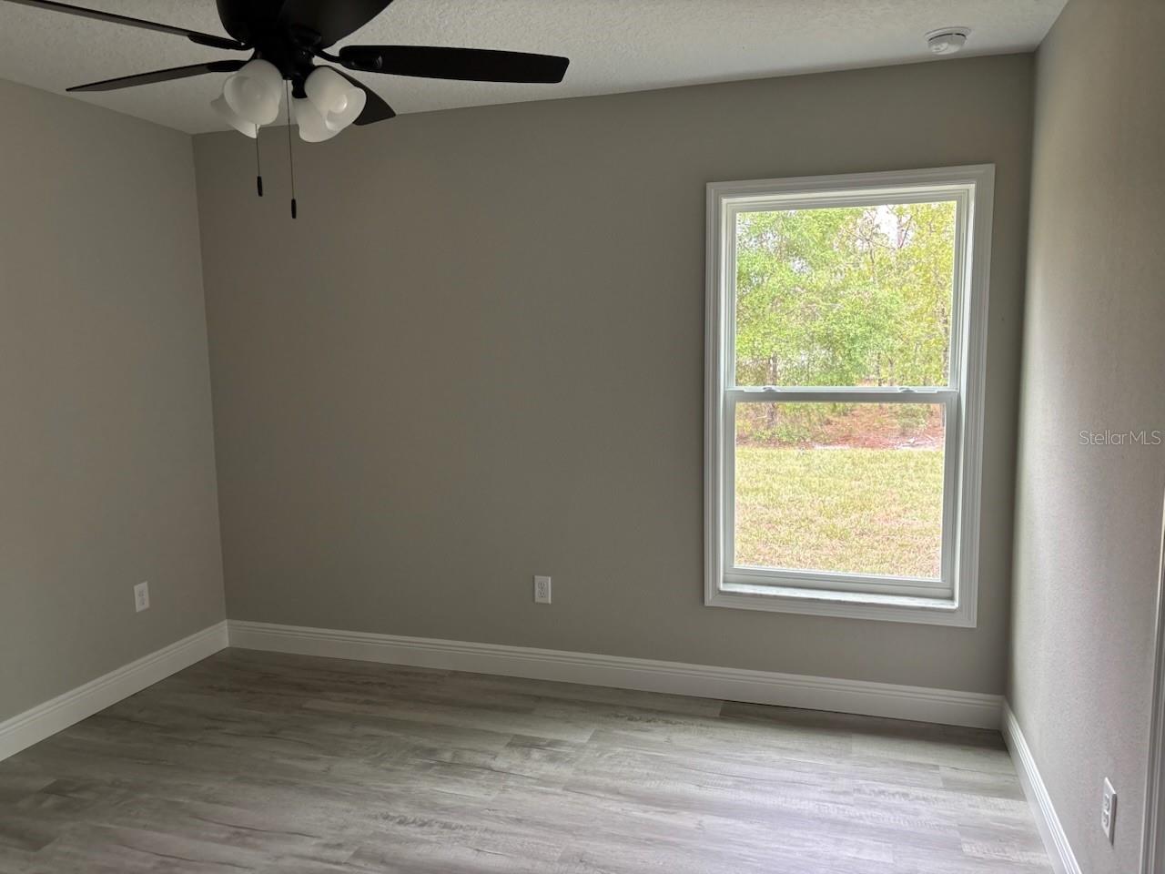Image 27 of 32 For 9396 Pineview Way