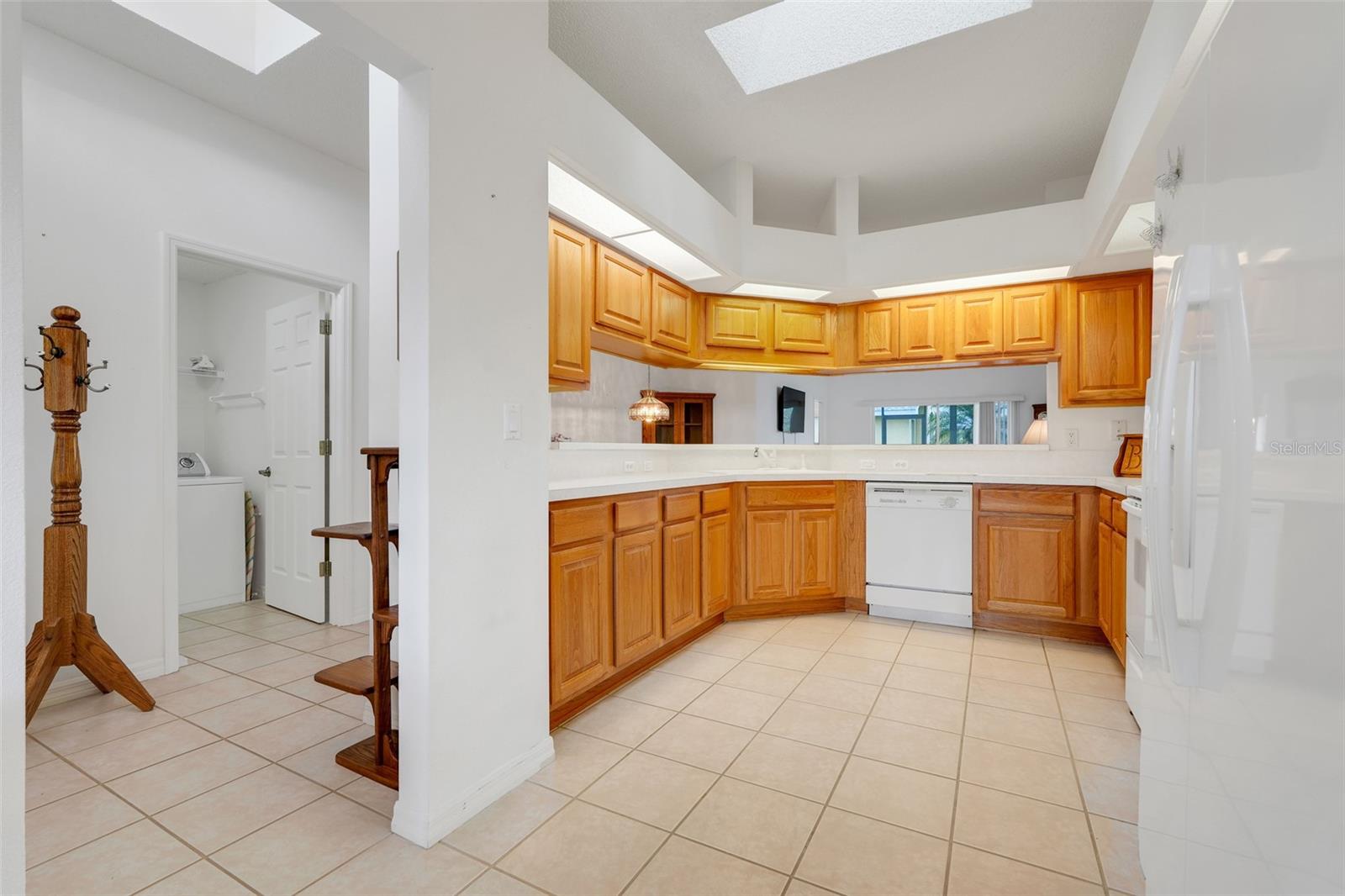 Image 11 of 37 For 21226 Royal St Georges Lane