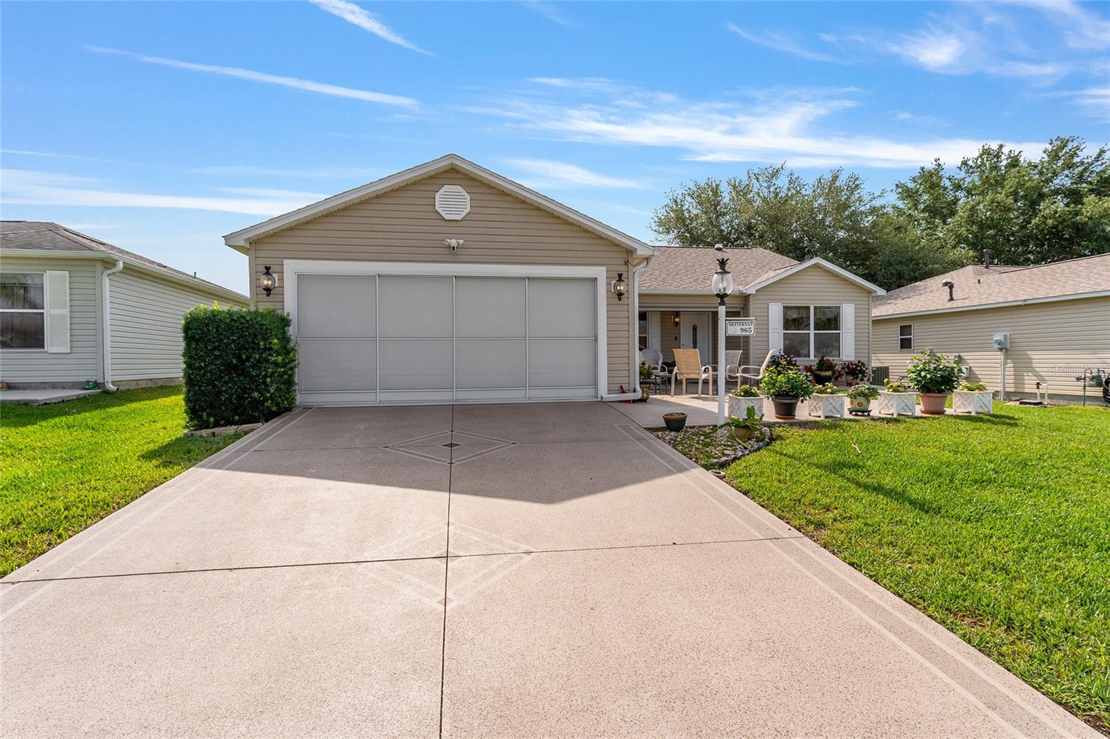 Image 3 of 53 For 965 Eastmont Court
