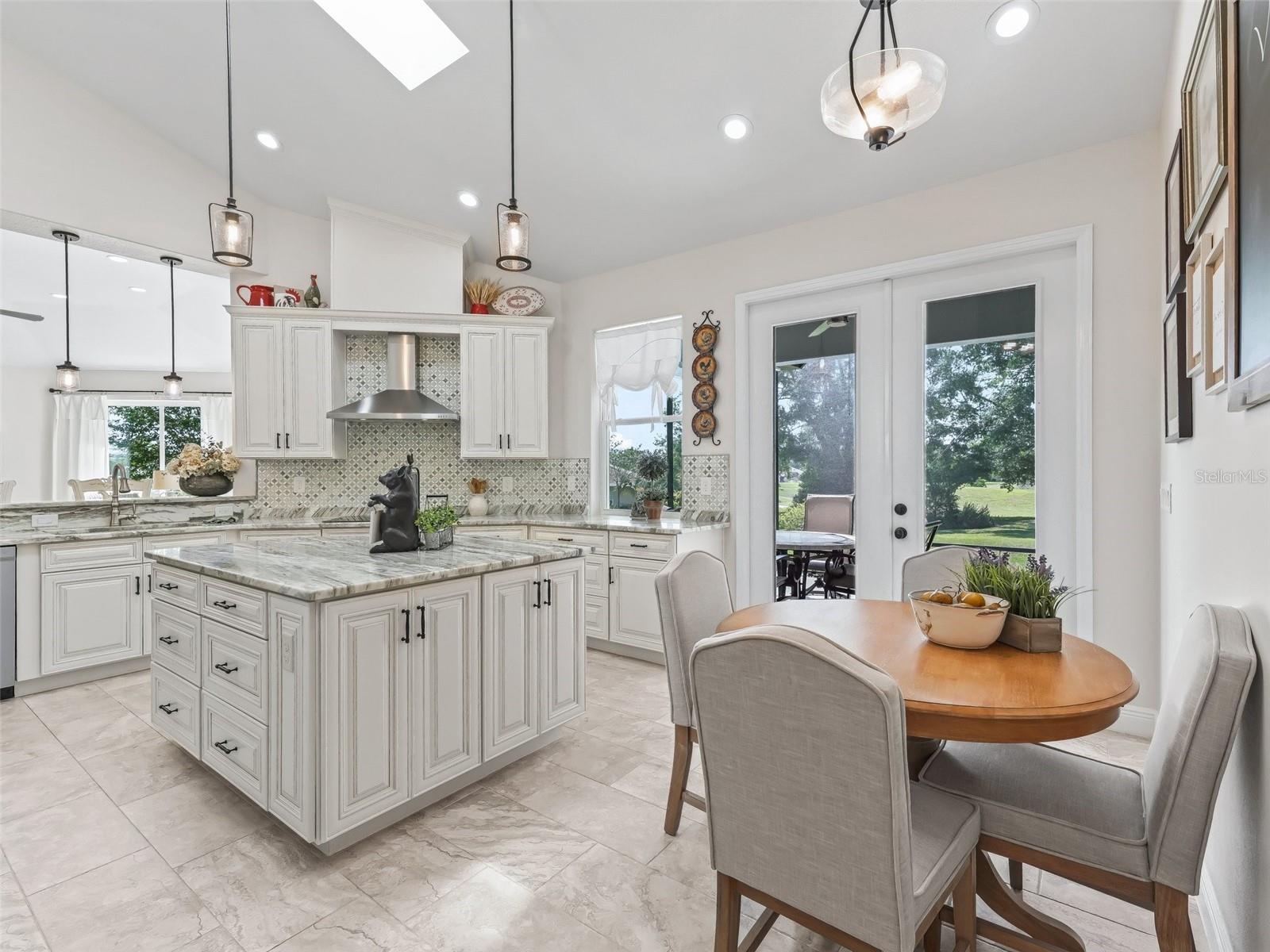 Image 10 of 52 For 563 Dowling Circle