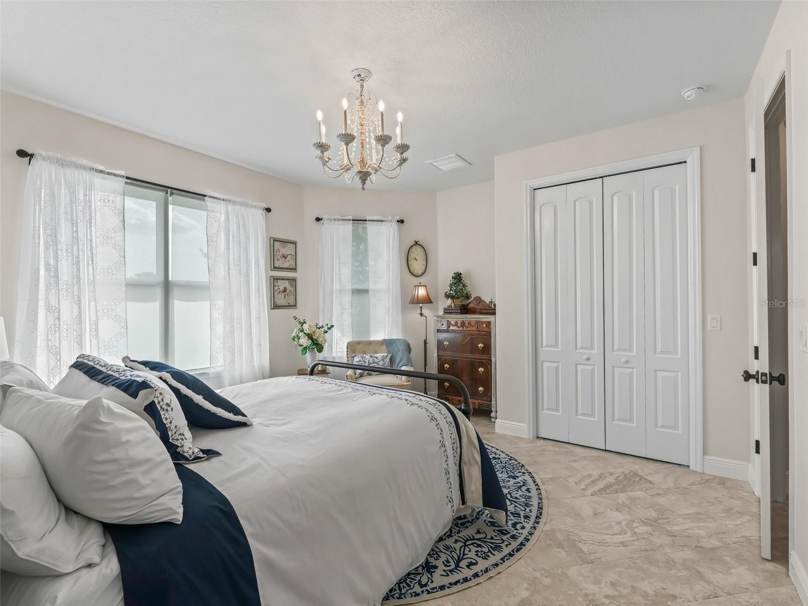 Image 33 of 52 For 563 Dowling Circle