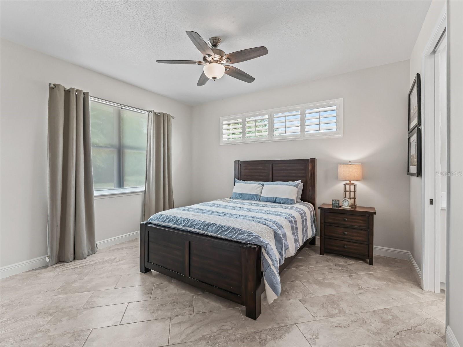 Image 36 of 52 For 563 Dowling Circle