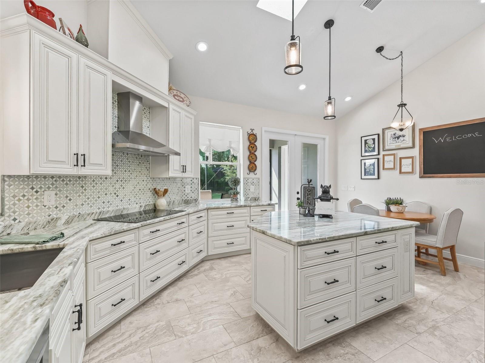 Image 7 of 52 For 563 Dowling Circle