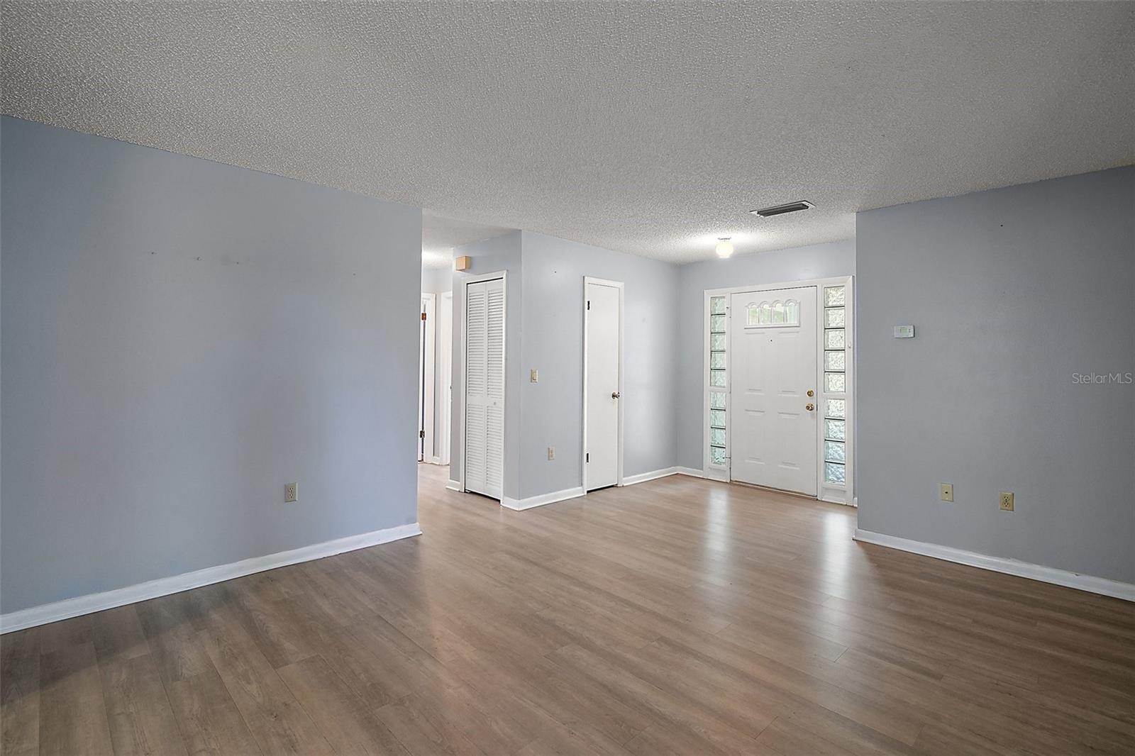 Image 14 of 37 For 5618 Rosewall Circle