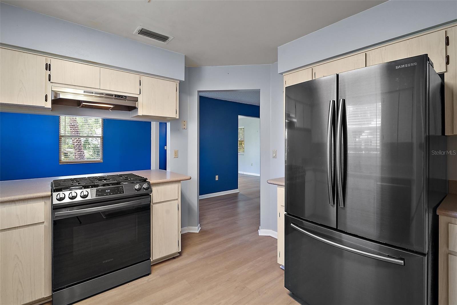 Image 18 of 37 For 5618 Rosewall Circle