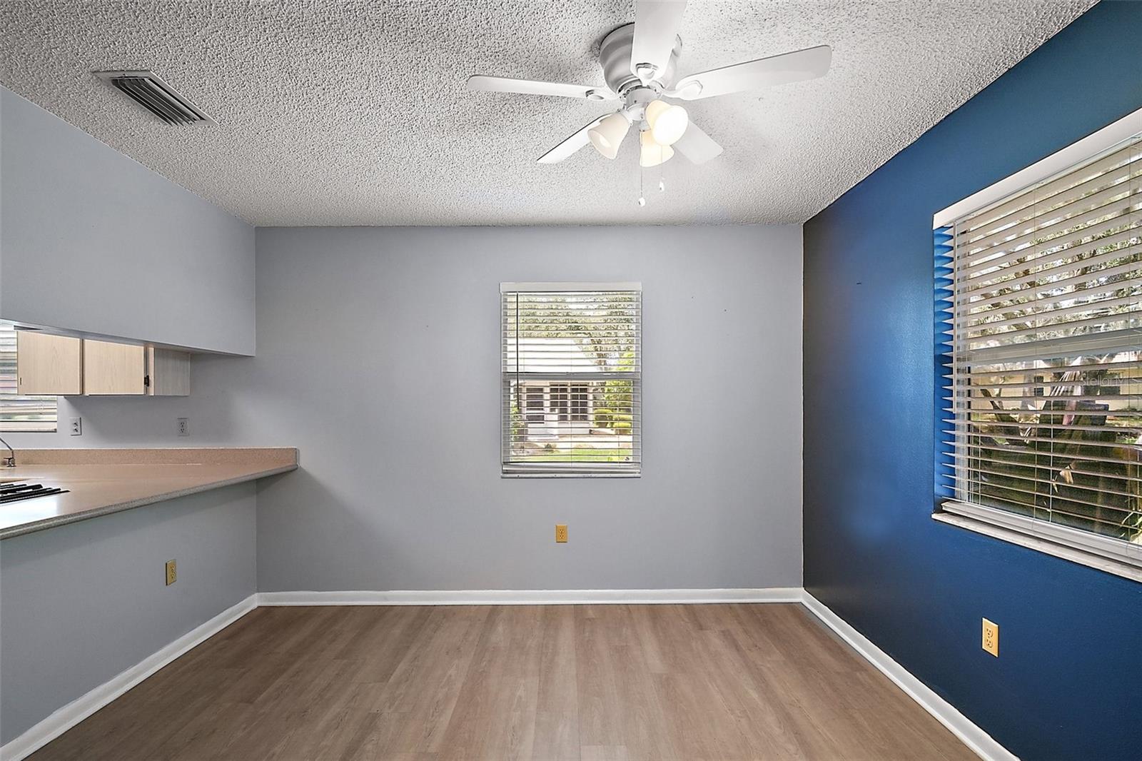 Image 20 of 37 For 5618 Rosewall Circle
