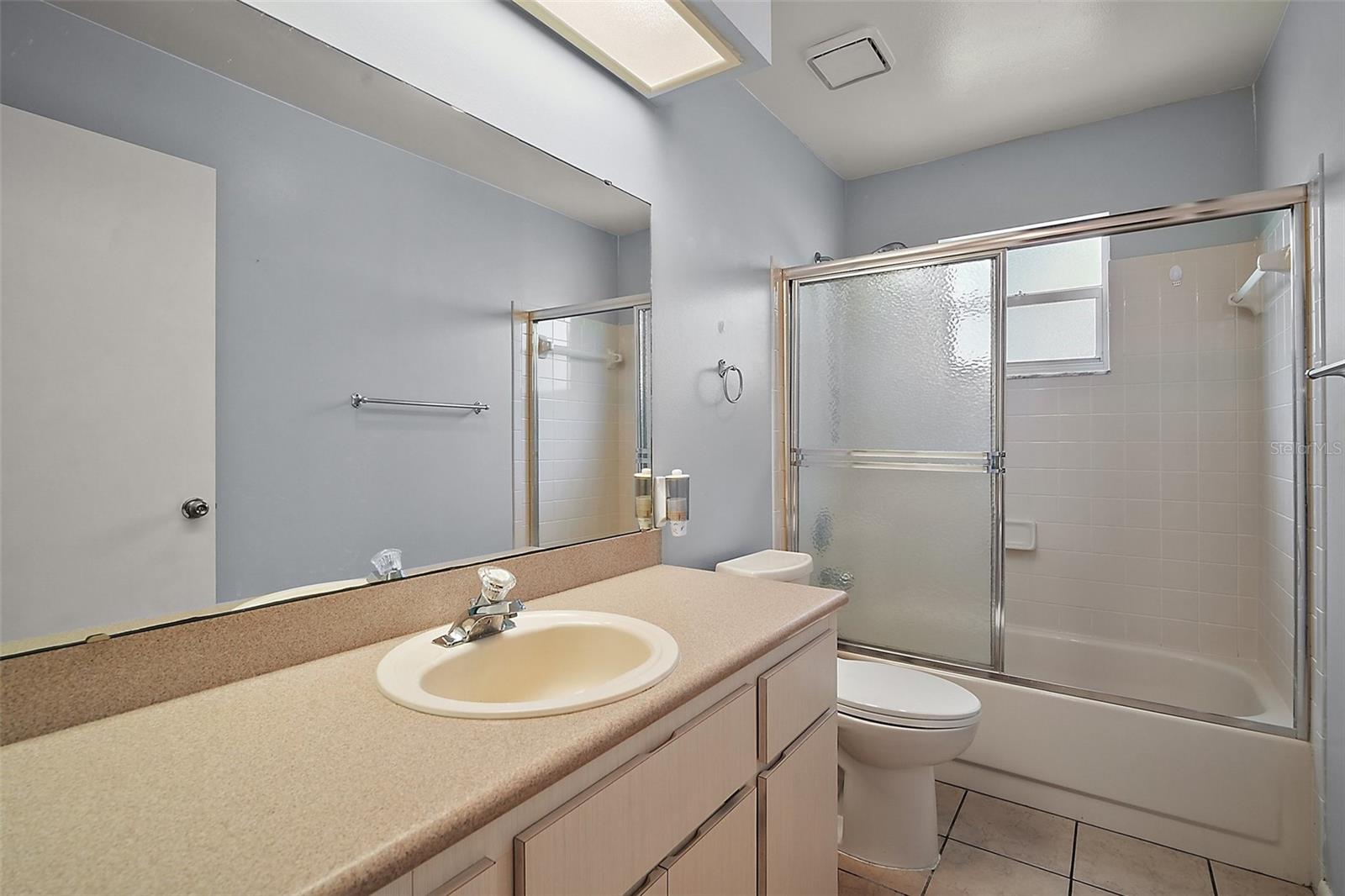 Image 23 of 37 For 5618 Rosewall Circle