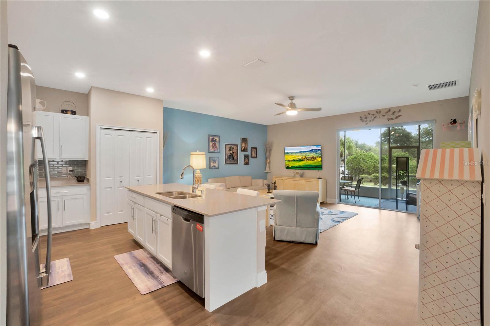 Image 11 of 21 For 27215 White Plains Way
