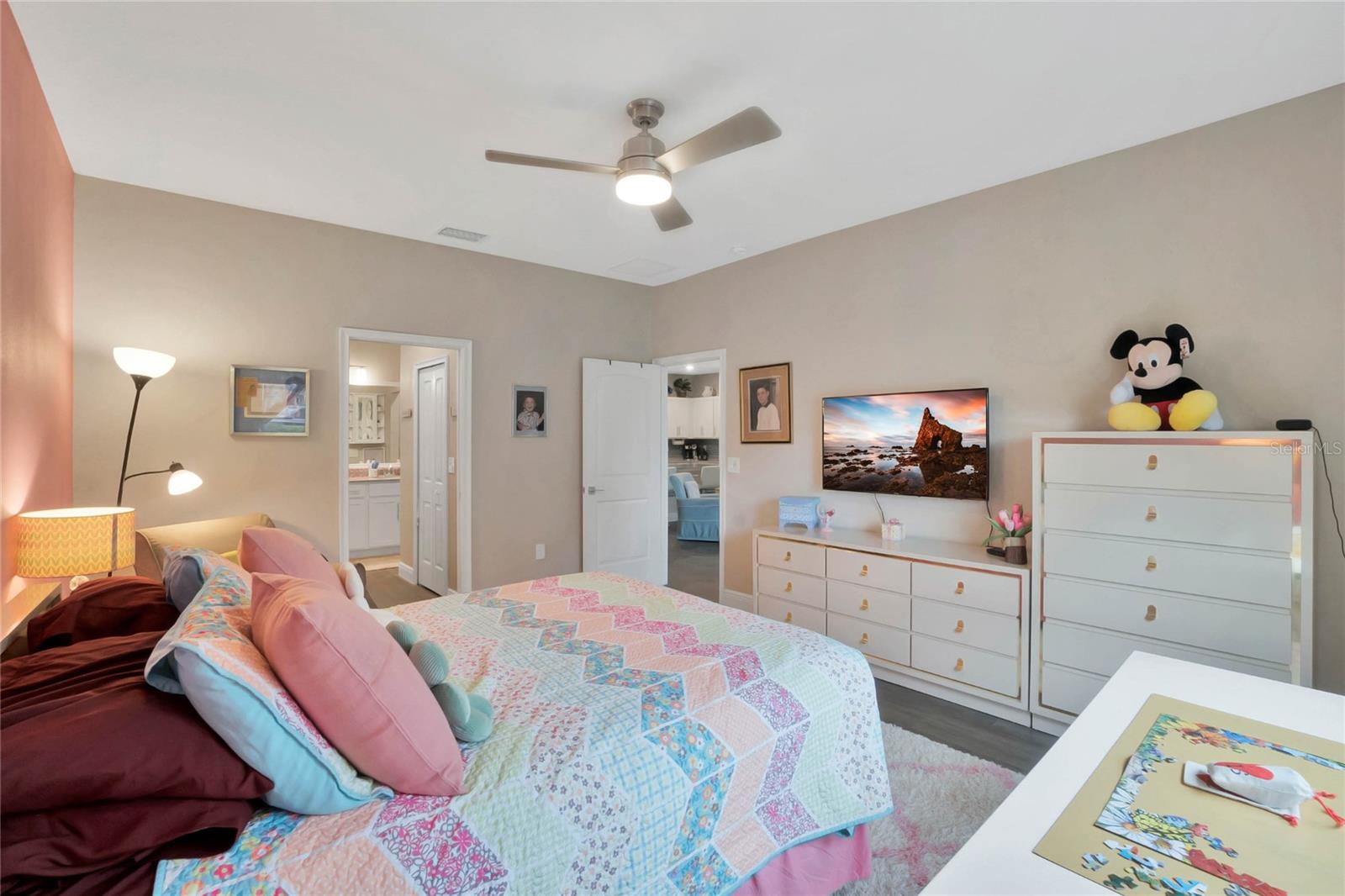 Image 14 of 21 For 27215 White Plains Way