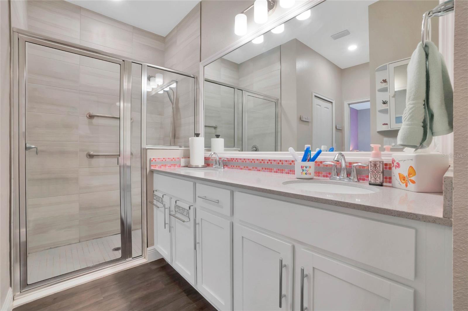 Image 15 of 21 For 27215 White Plains Way