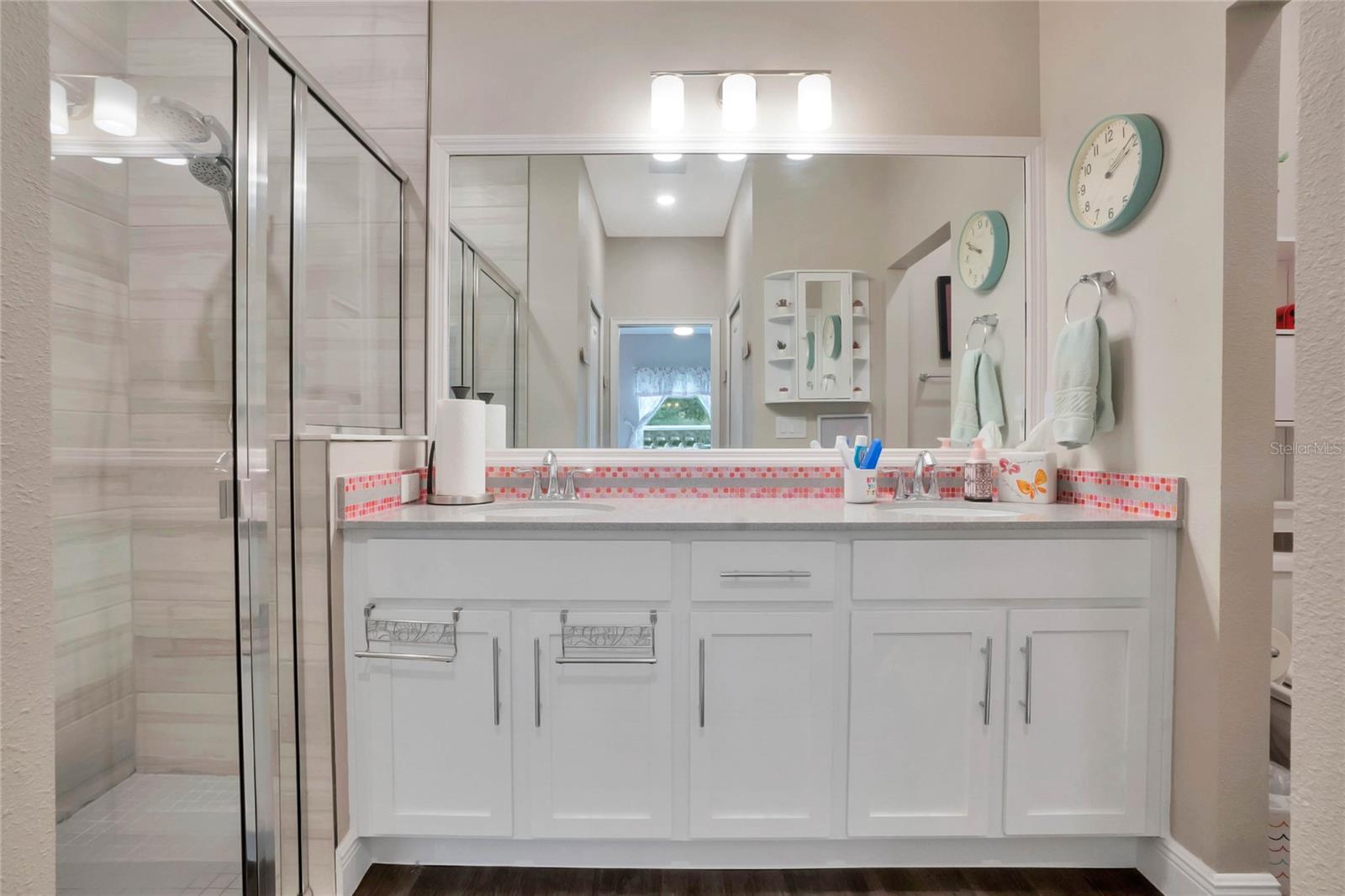 Image 16 of 21 For 27215 White Plains Way