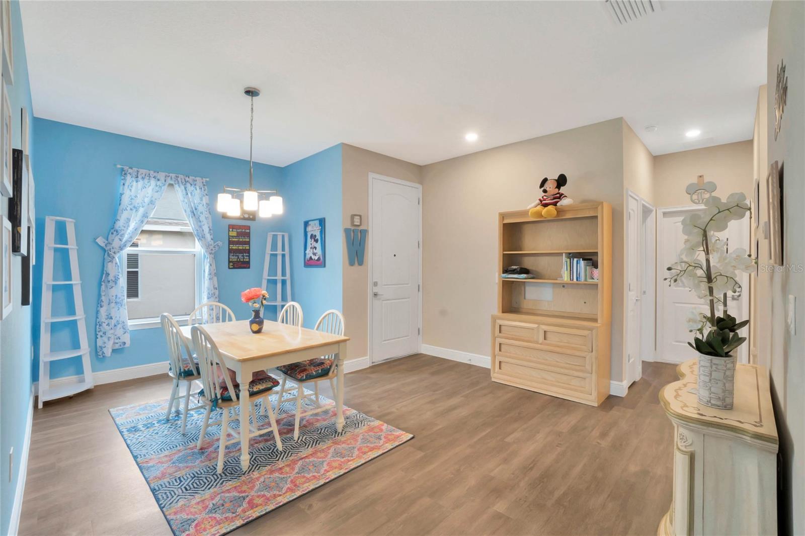 Image 3 of 21 For 27215 White Plains Way