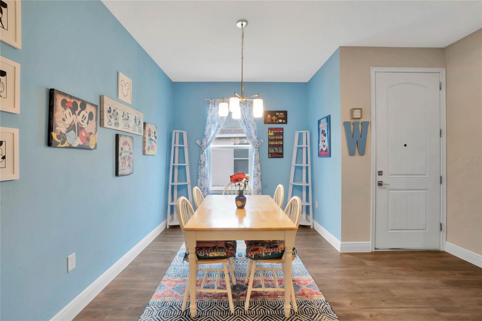 Image 4 of 21 For 27215 White Plains Way