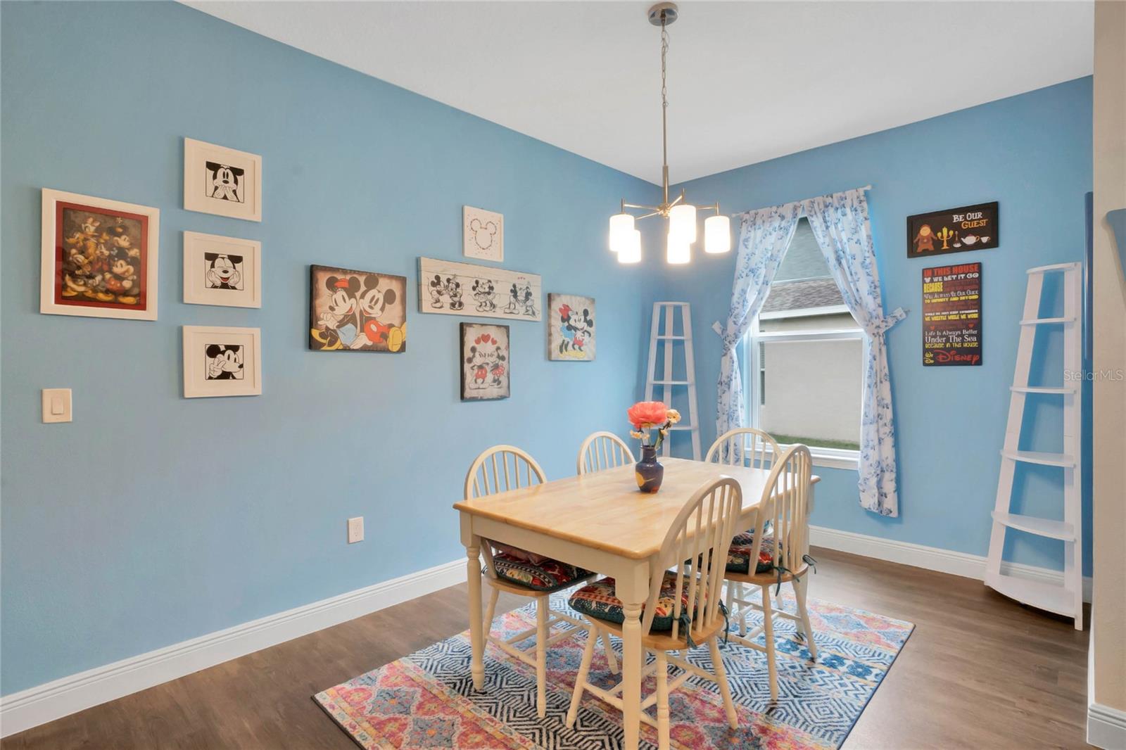Image 5 of 21 For 27215 White Plains Way