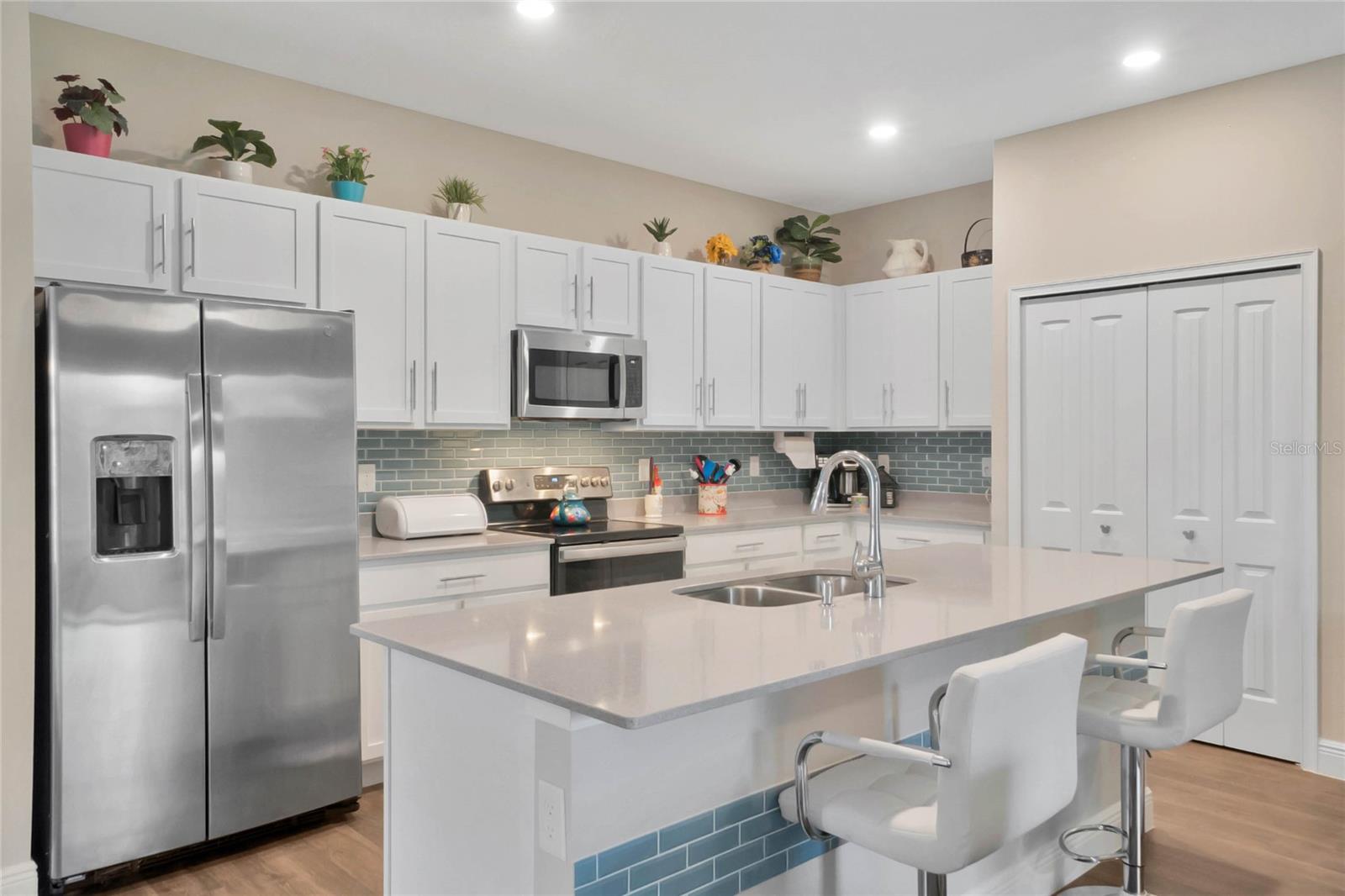 Image 6 of 21 For 27215 White Plains Way