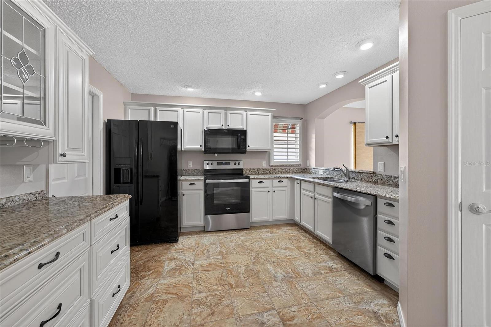 Image 10 of 47 For 2744 Gresham Avenue
