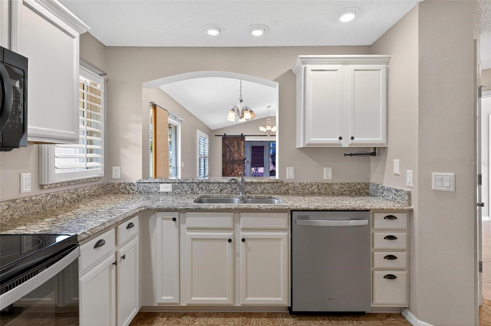 Image 13 of 47 For 2744 Gresham Avenue