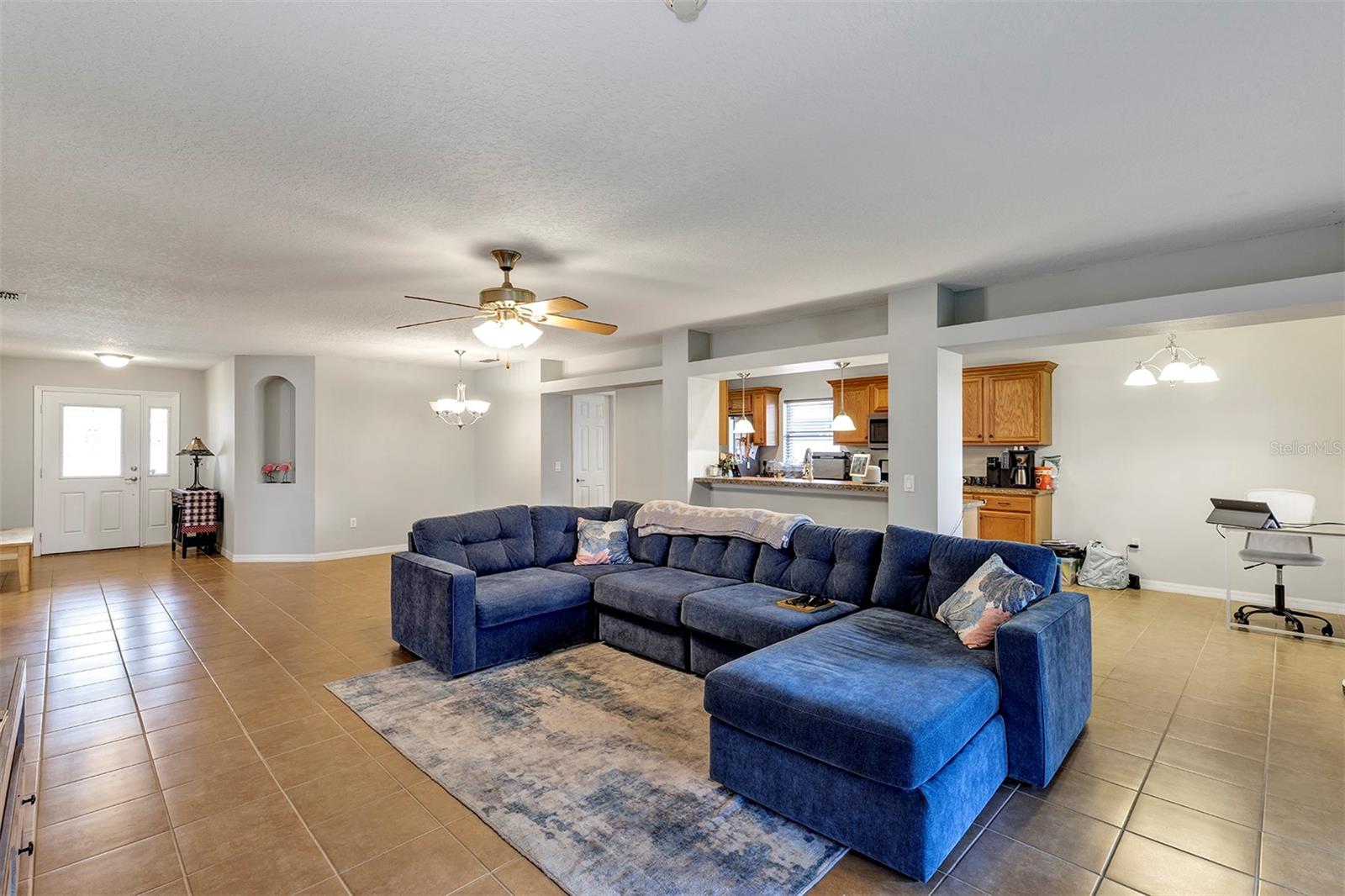 Image 5 of 44 For 4314 Arlington Ridge Boulevard