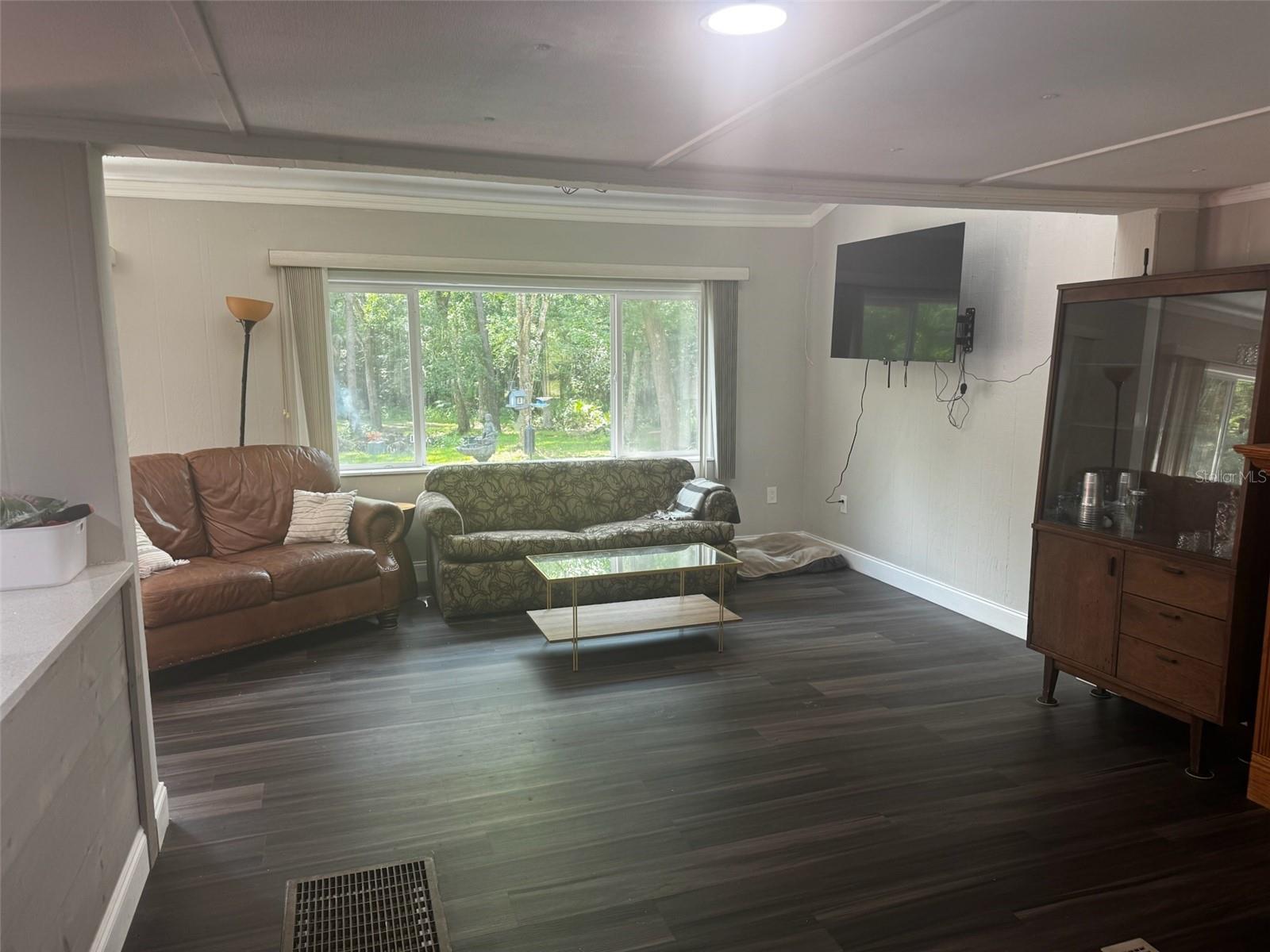 Image 7 of 20 For 606 Hamilton Drive
