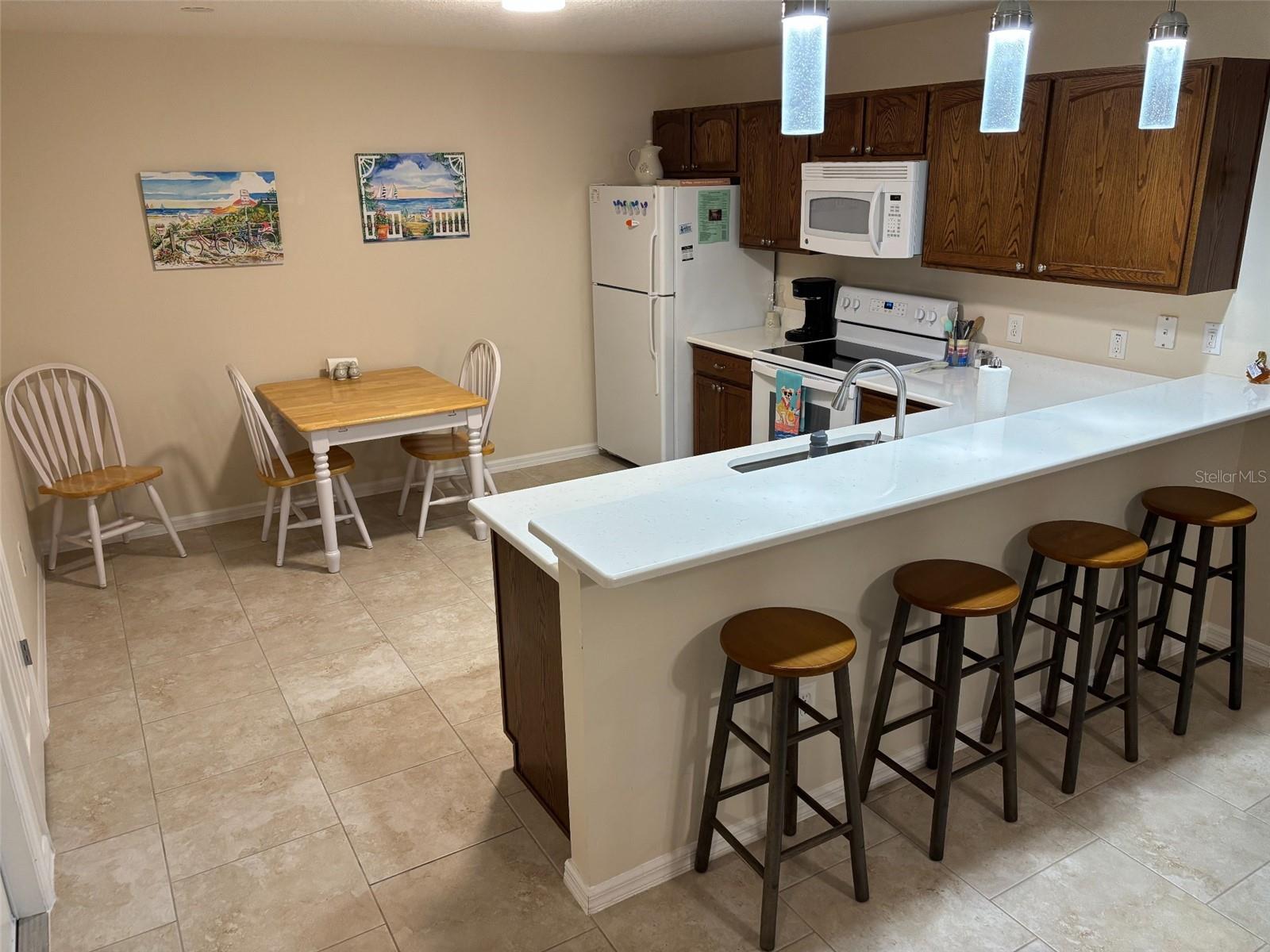 Image 4 of 6 For 993 Davit Place