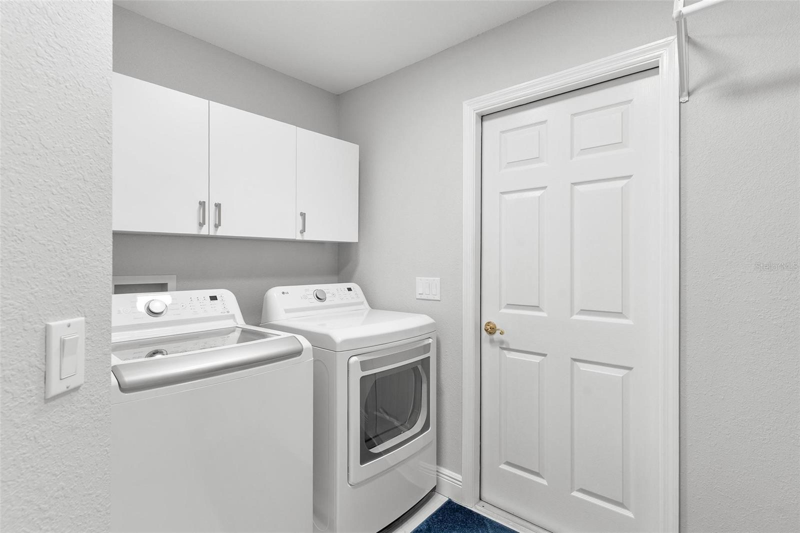 Image 33 of 47 For 5400 Saddleback Court
