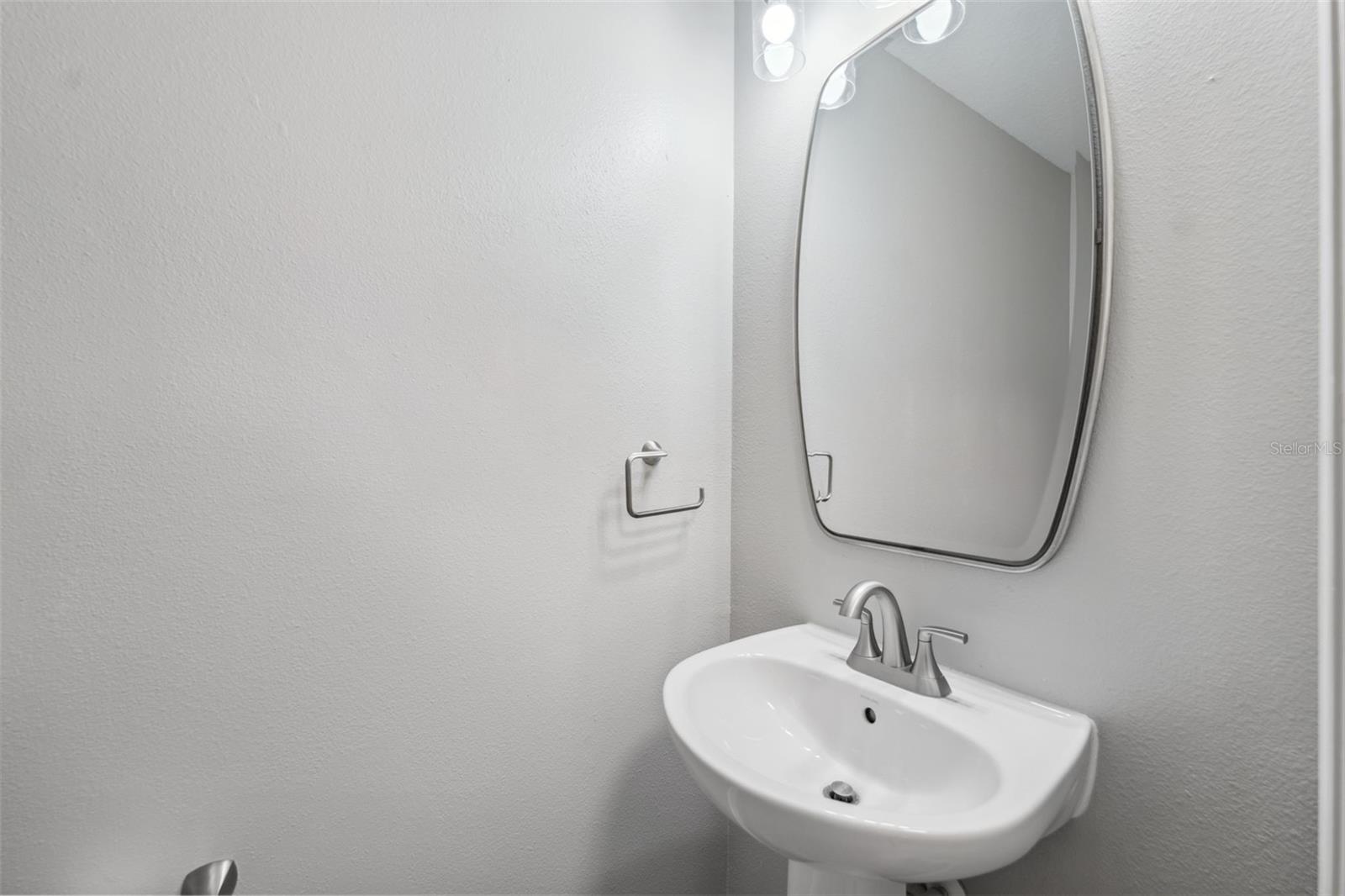 Image 16 of 66 For 12534 Chenwood Avenue