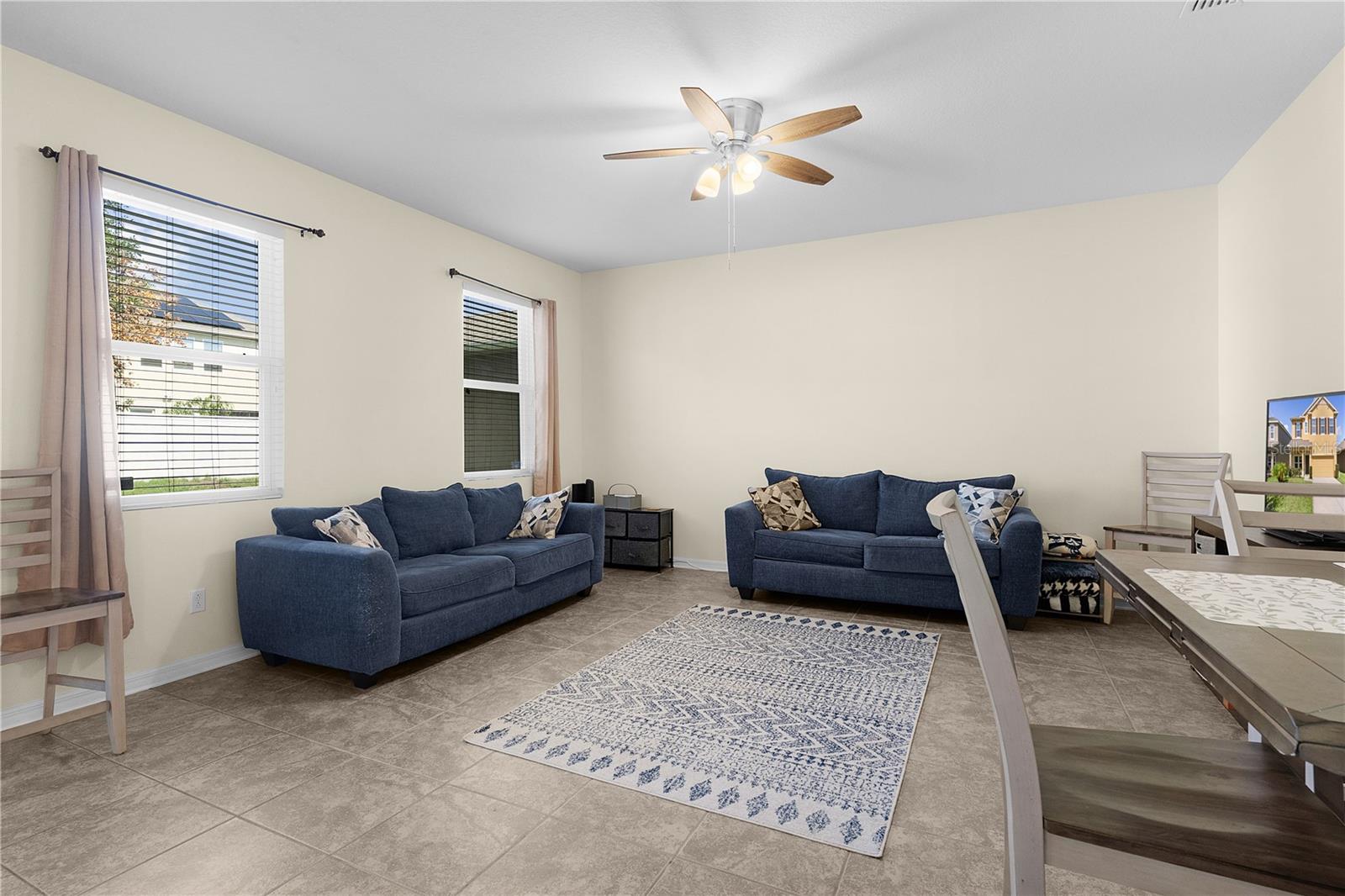 Image 17 of 52 For 422 Rock Springs Circle