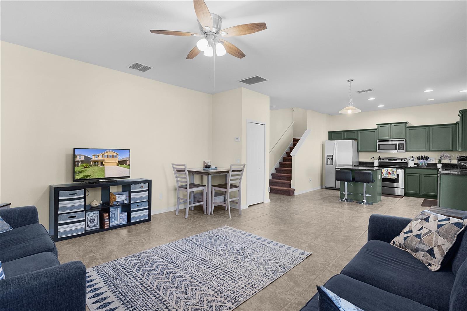 Image 19 of 52 For 422 Rock Springs Circle