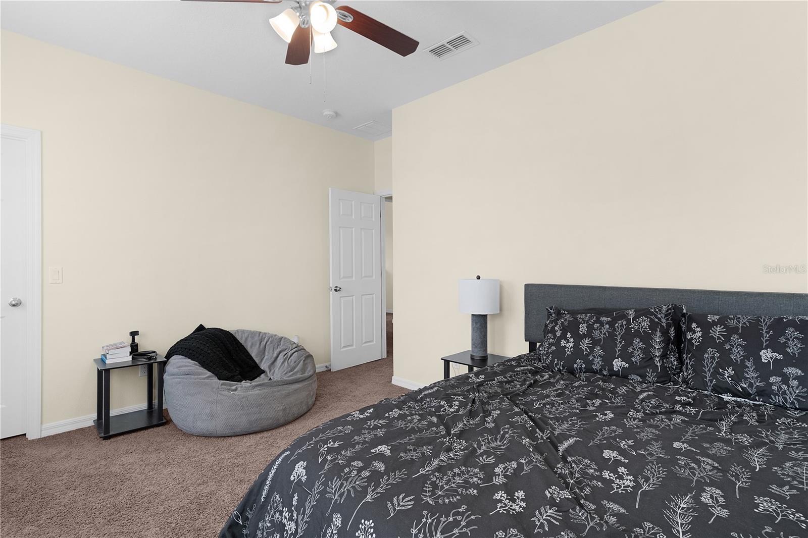 Image 22 of 52 For 422 Rock Springs Circle