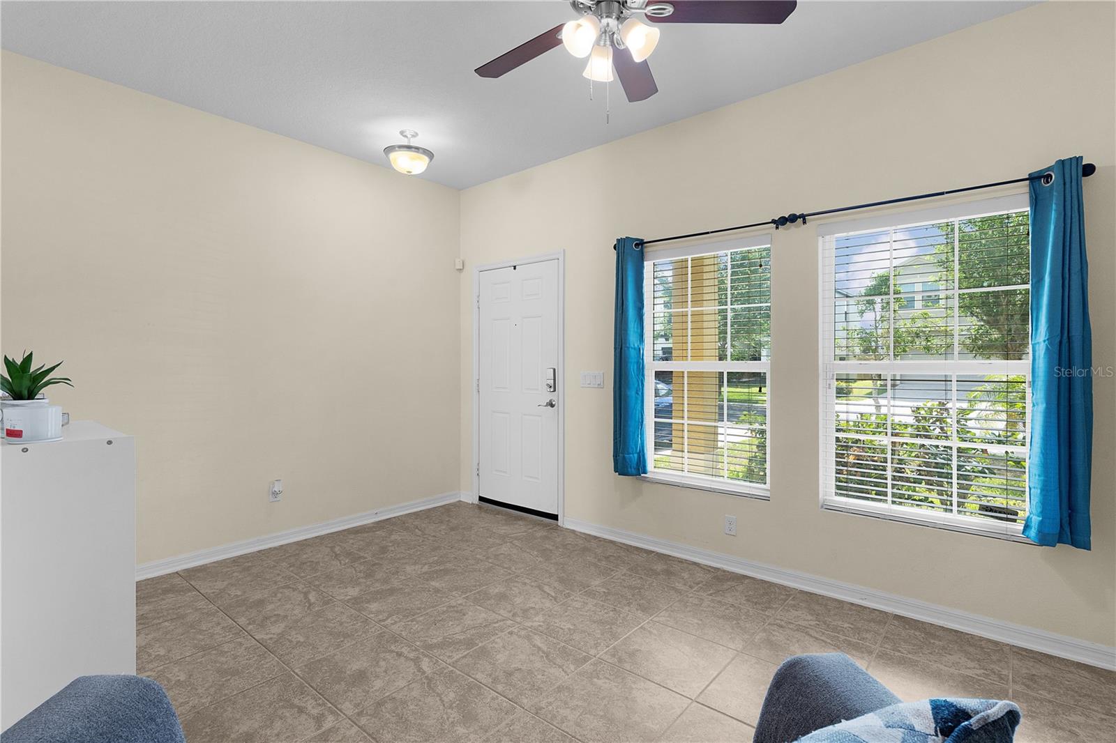 Image 8 of 52 For 422 Rock Springs Circle