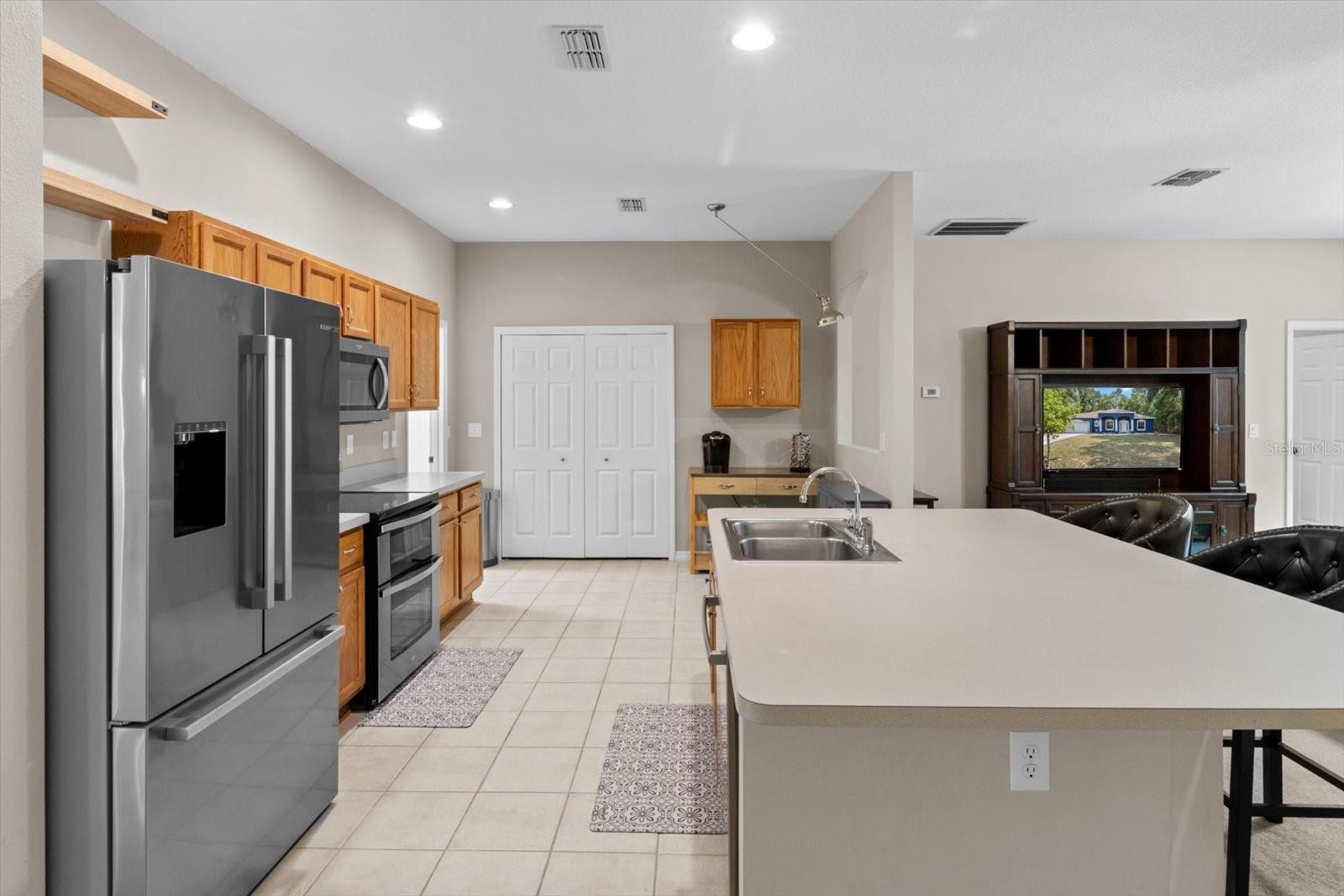 Image 18 of 45 For 9273 Rhine Way