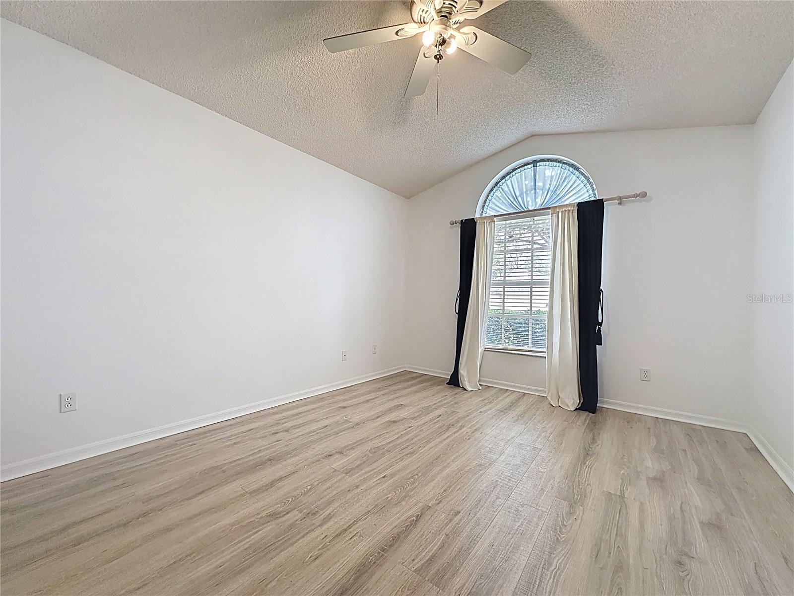 Image 10 of 75 For 3821 Doune Way