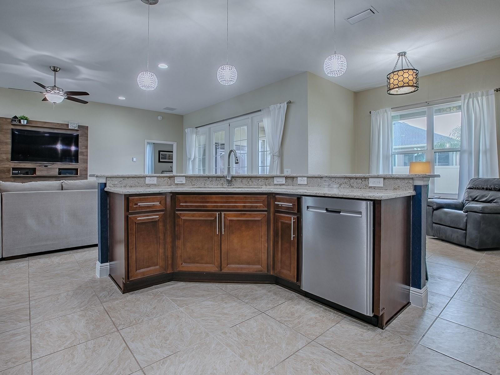 Image 10 of 62 For 4976 Sandpiper Drive