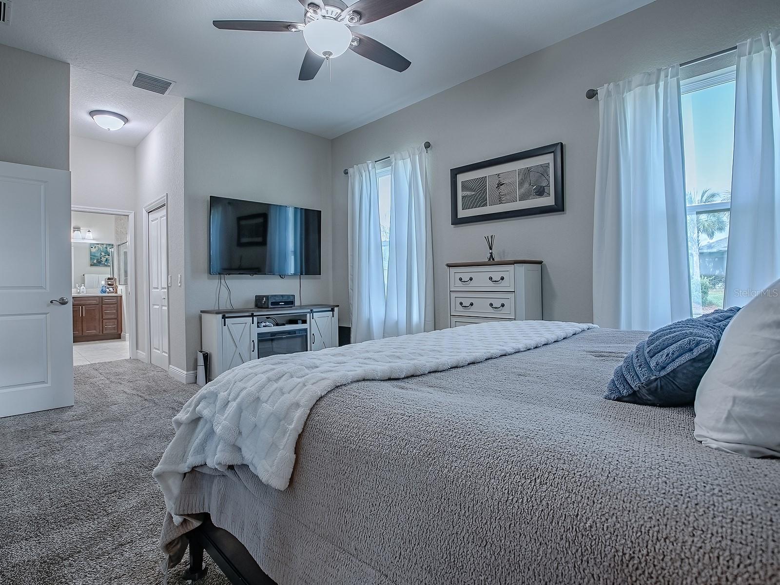 Image 15 of 62 For 4976 Sandpiper Drive