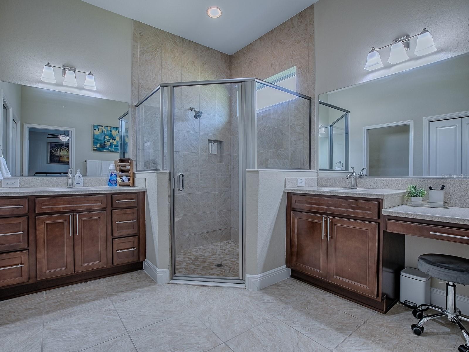 Image 16 of 62 For 4976 Sandpiper Drive