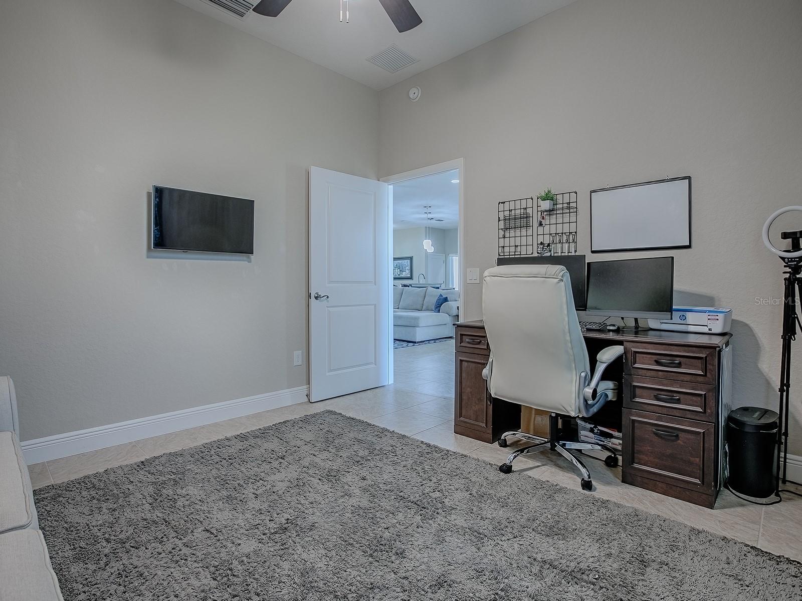 Image 25 of 62 For 4976 Sandpiper Drive
