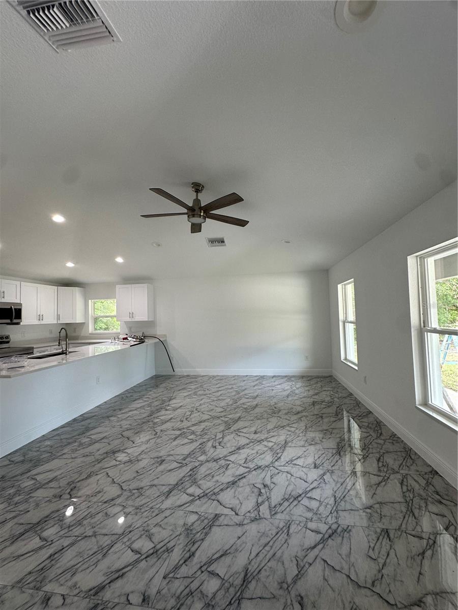 Image 4 of 9 For 13430 Sw 105th Place