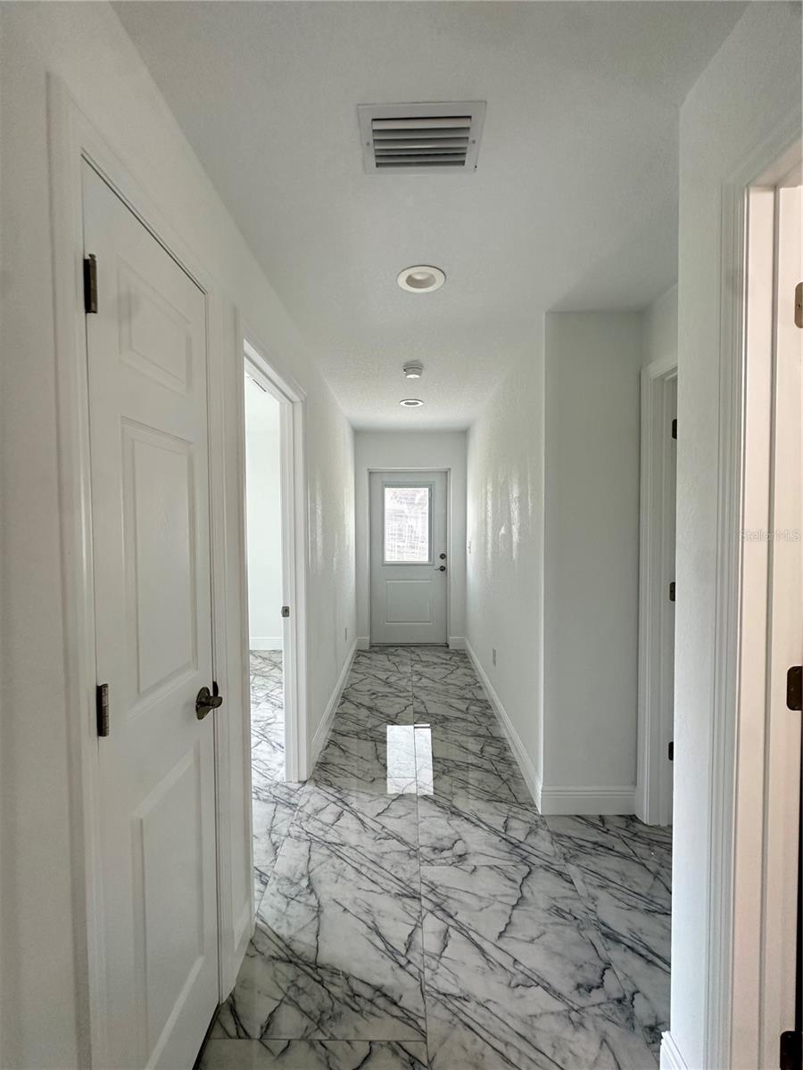 Image 5 of 9 For 13430 Sw 105th Place