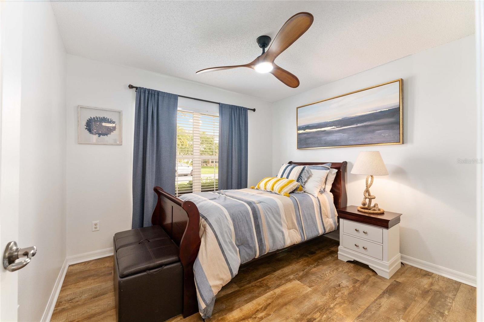 Image 33 of 41 For 467 Weston Manor Drive