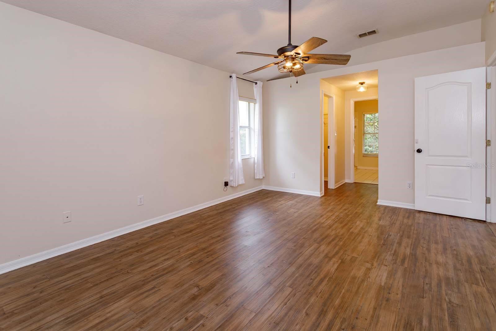 Image 21 of 35 For 11442 Beggs Court