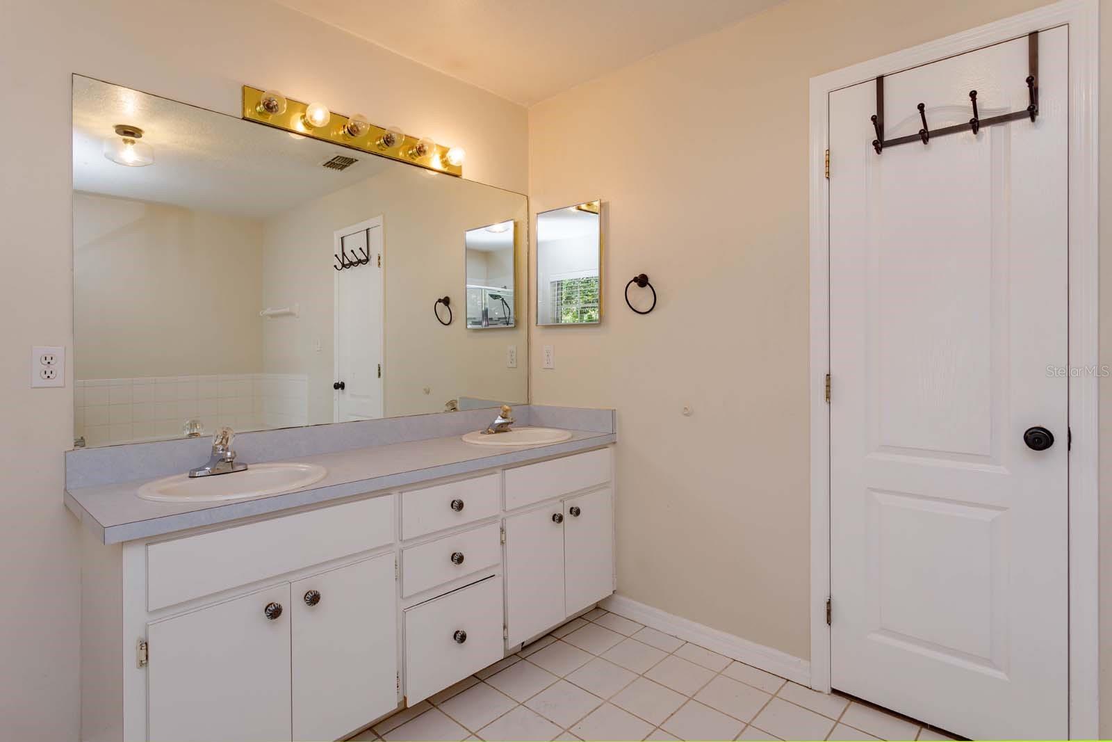 Image 23 of 35 For 11442 Beggs Court