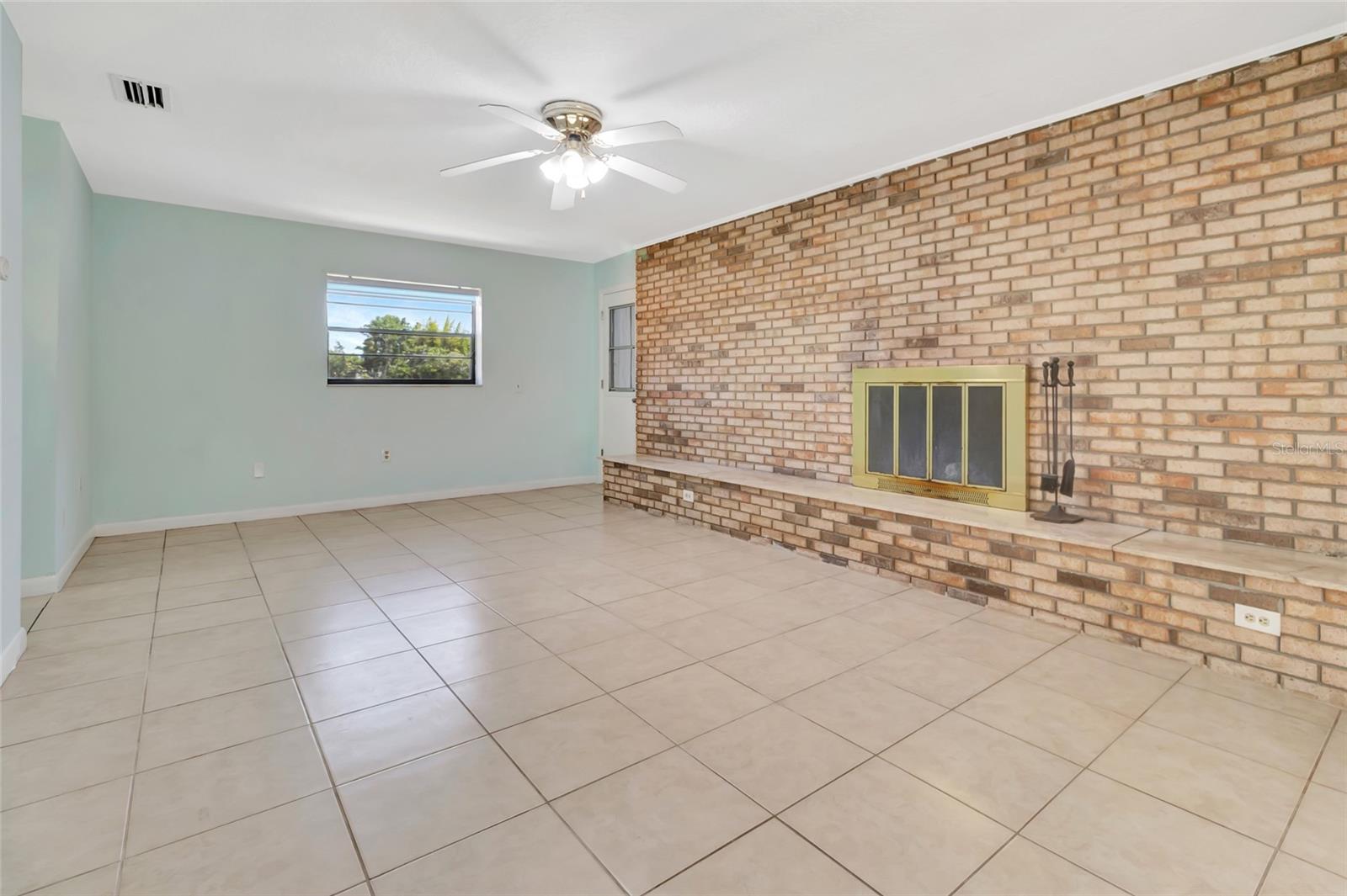 Image 15 of 49 For 3380 Blossom Street