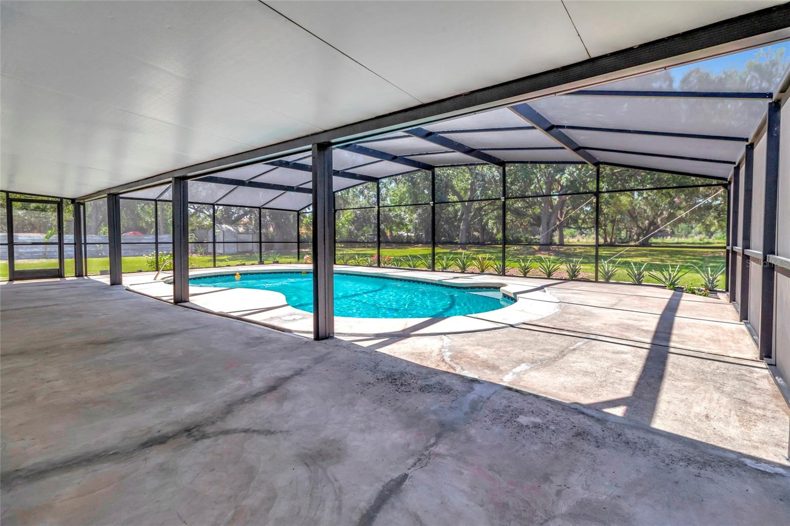 Image 33 of 49 For 3380 Blossom Street