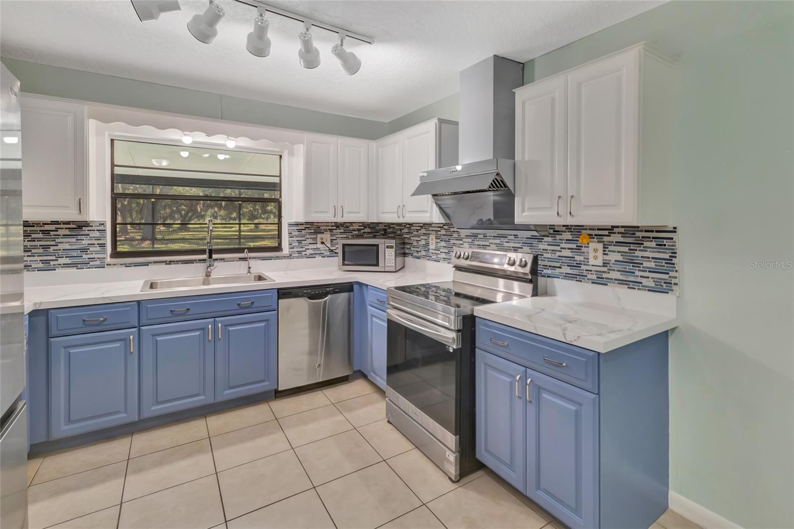 Image 4 of 49 For 3380 Blossom Street
