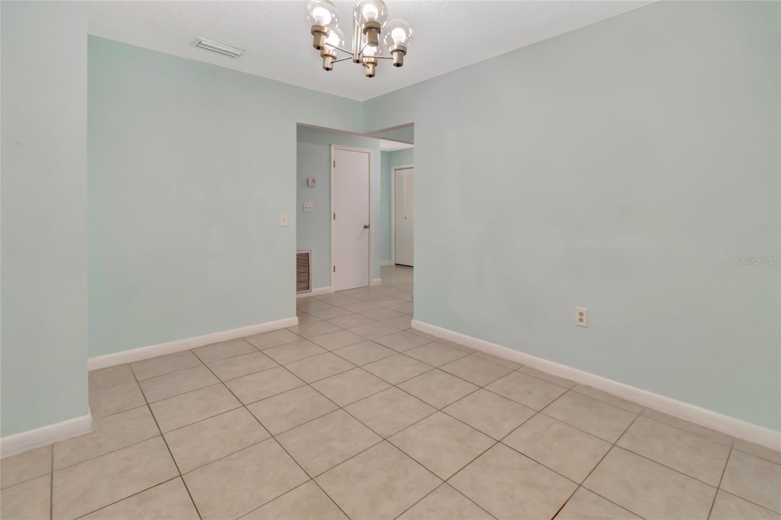 Image 9 of 49 For 3380 Blossom Street