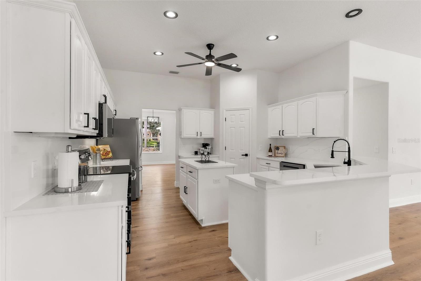 Image 17 of 47 For 39634 Harbor Hills Boulevard