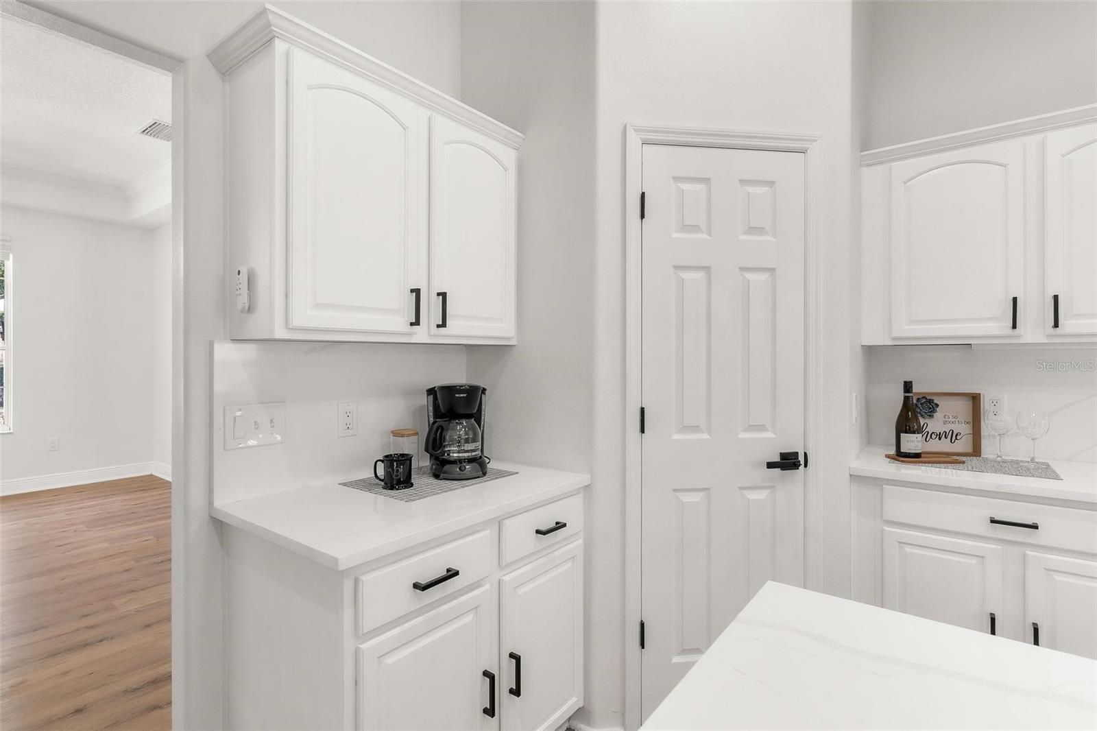 Image 21 of 47 For 39634 Harbor Hills Boulevard